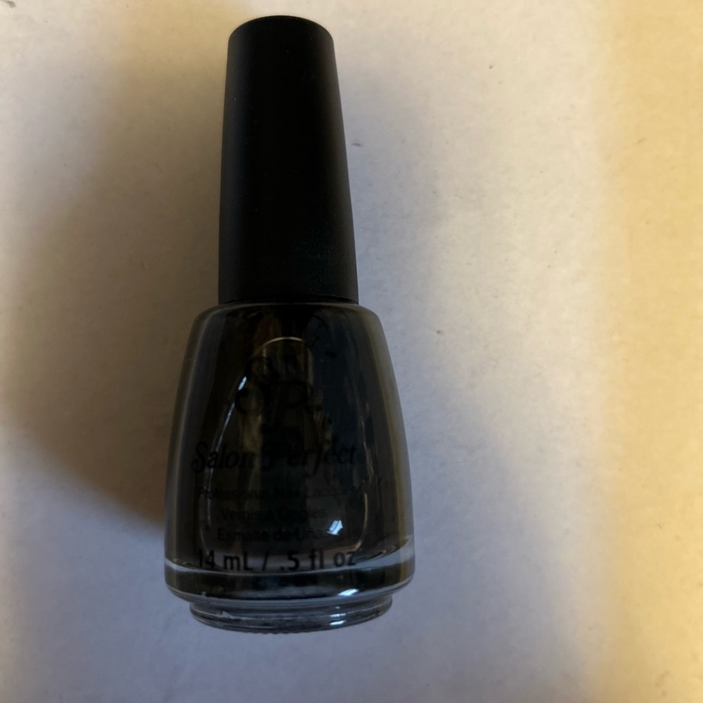 💚Salon Perfect Nail Polish #138 Carbon Copy